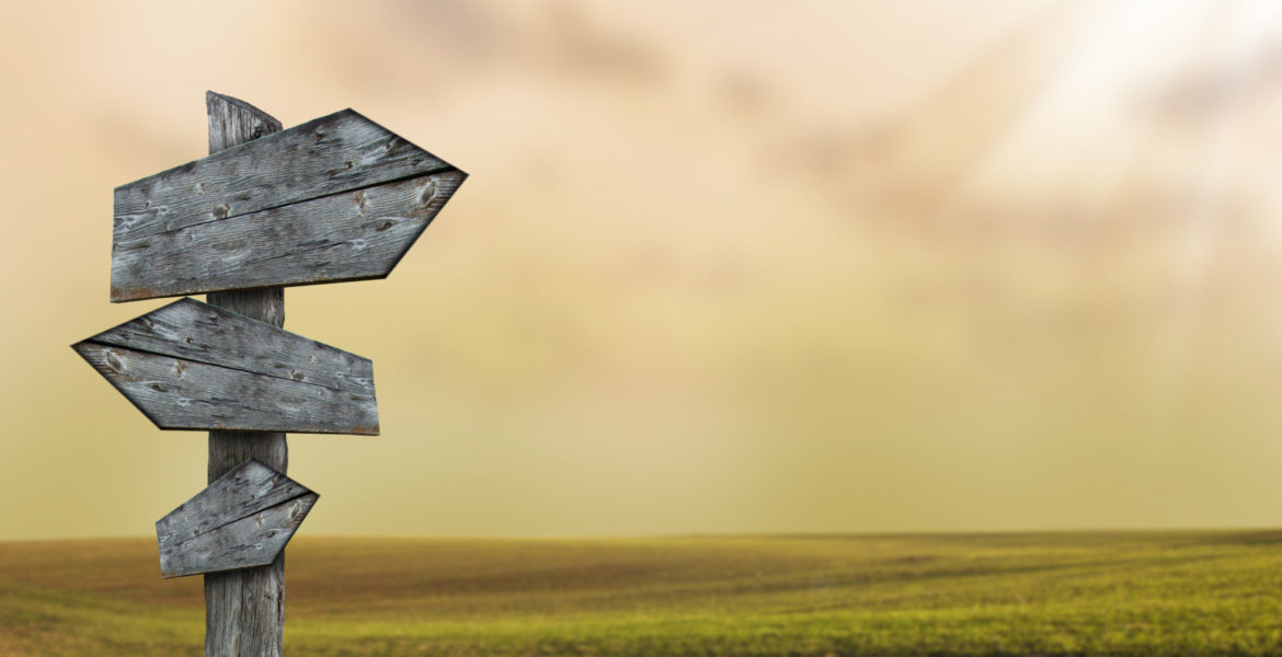 Empty-quide-post-in-savana-shutterstock_115002874-e1515745285389